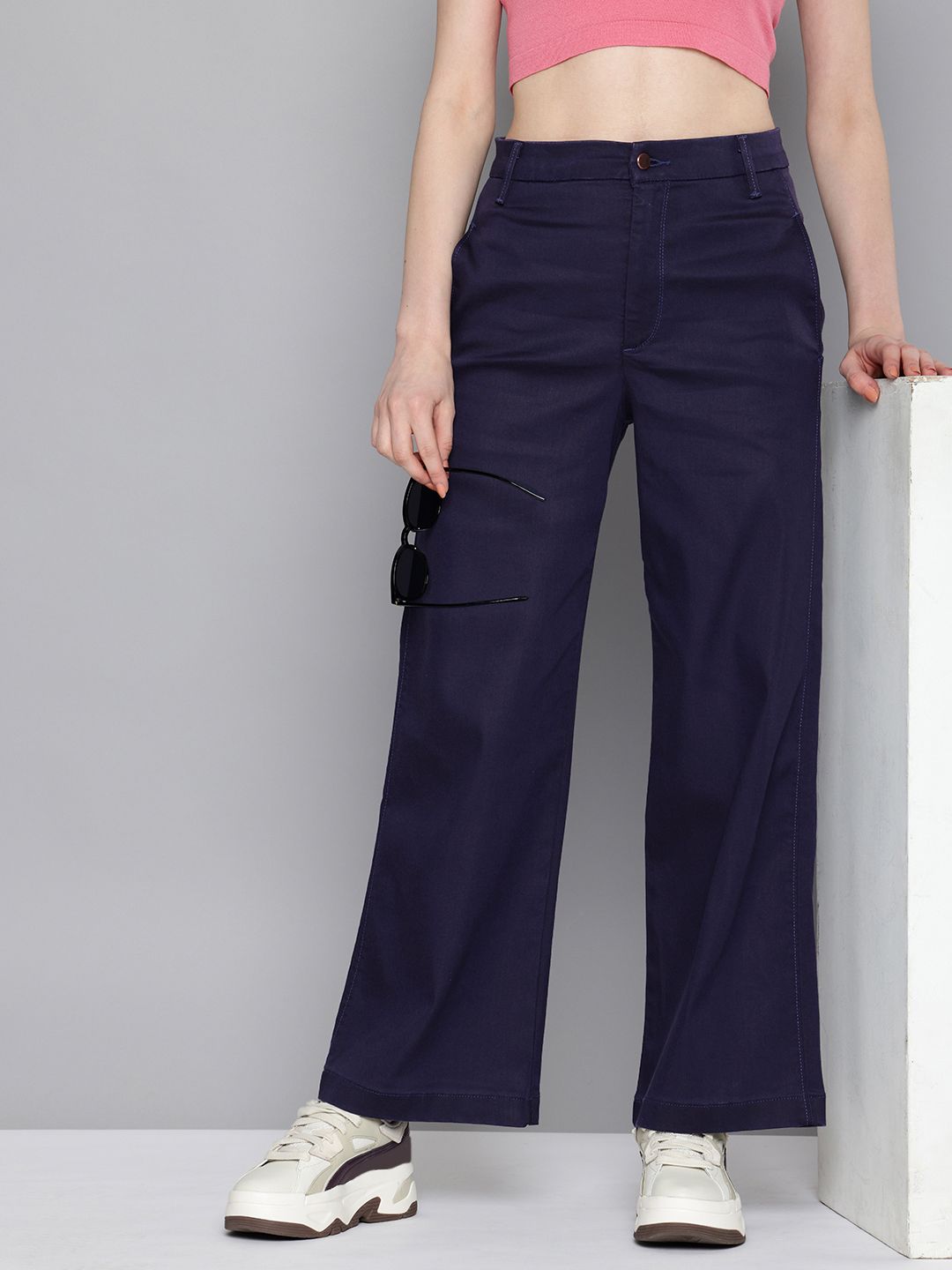 02bbce15-ea84-4a82-b2bd-d72e599d516a1726566459388-Levis-Women-Jeans-7741726566458842-1.jpg