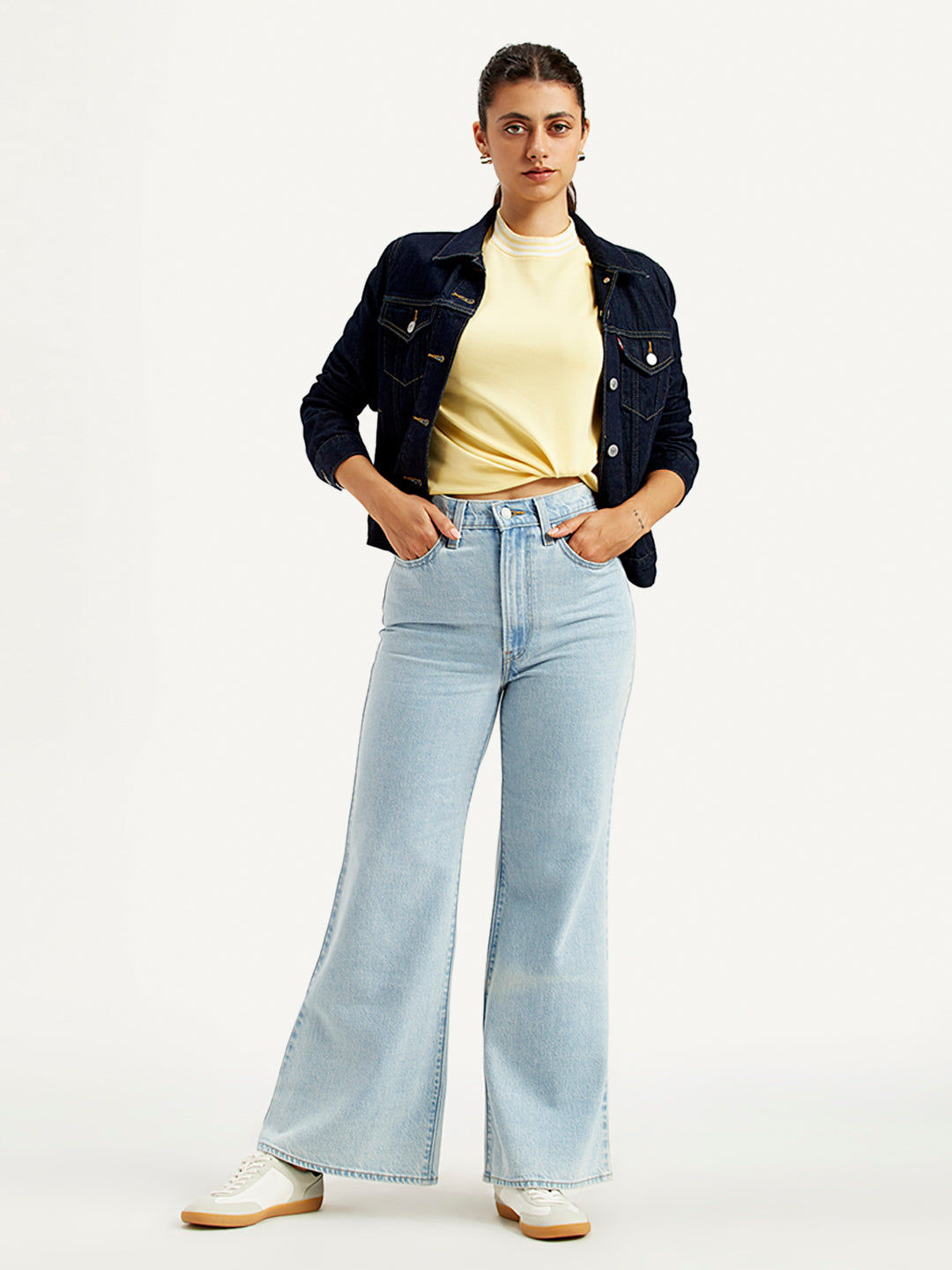 A84080004_05_Styleshot.jpg