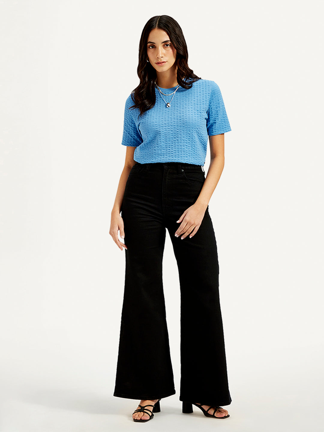 A84080011_05_Styleshot.jpg
