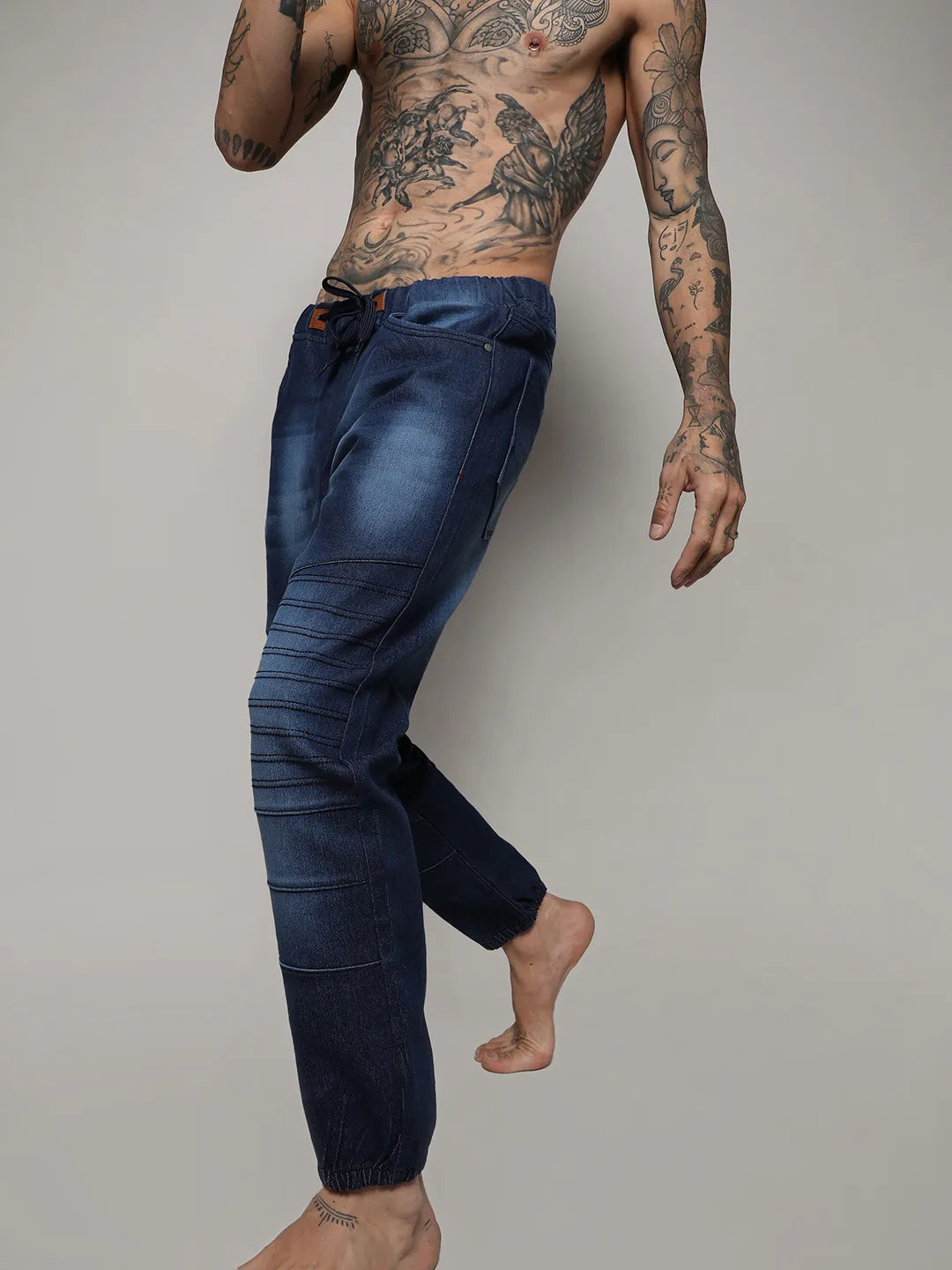 Dark-Wash-Skinny-Fit-Denim-Jeans-1_bfd27379-2d1a-4aed-816f-0f162ad75e84.jpg