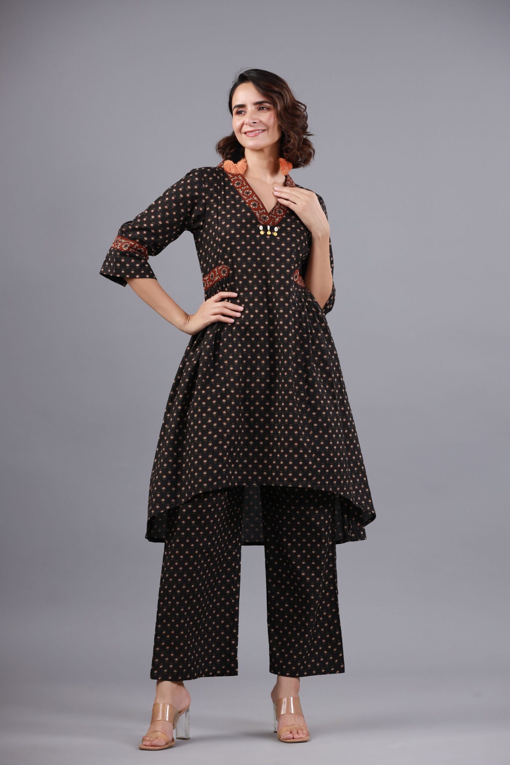 GilloriBlackSanganeriPrintedKurtaPantSet.jpg