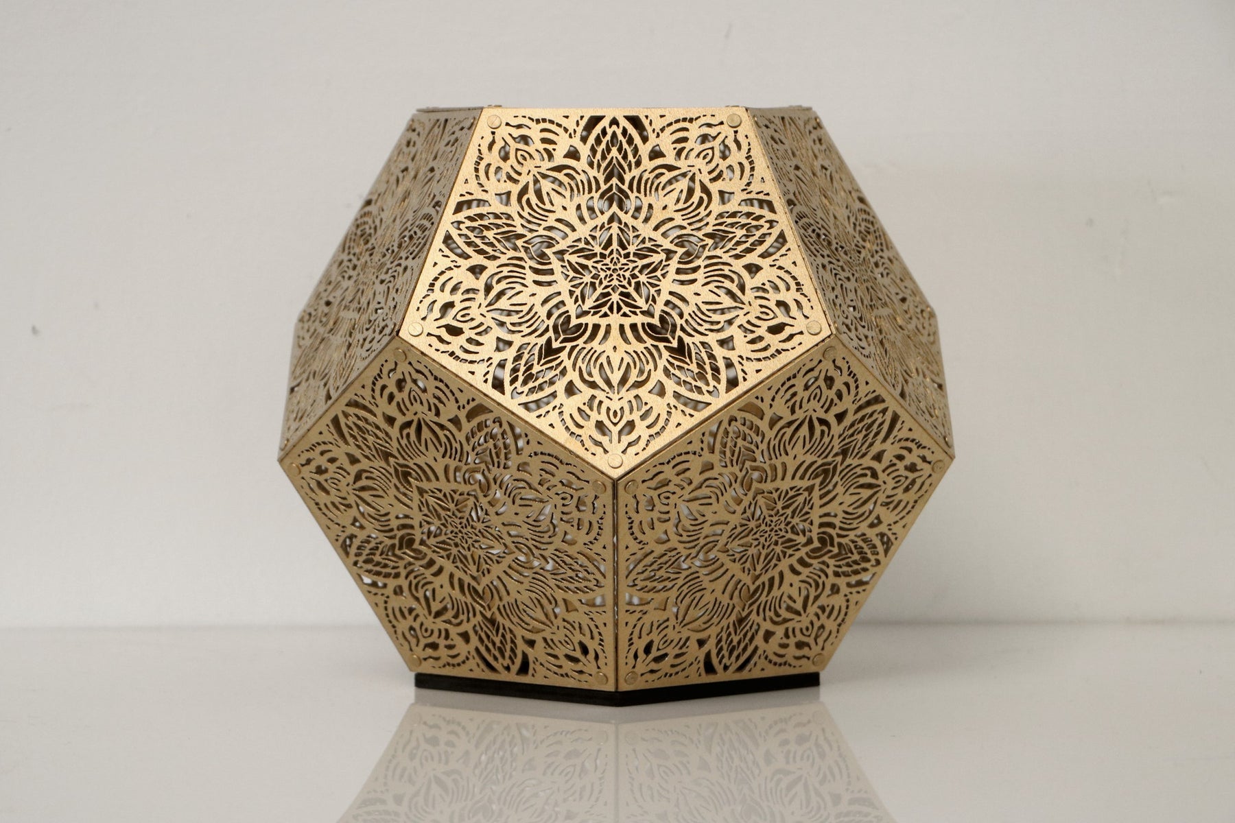 decorative-floral-laser-cut-table-light-TL586_1.jpg