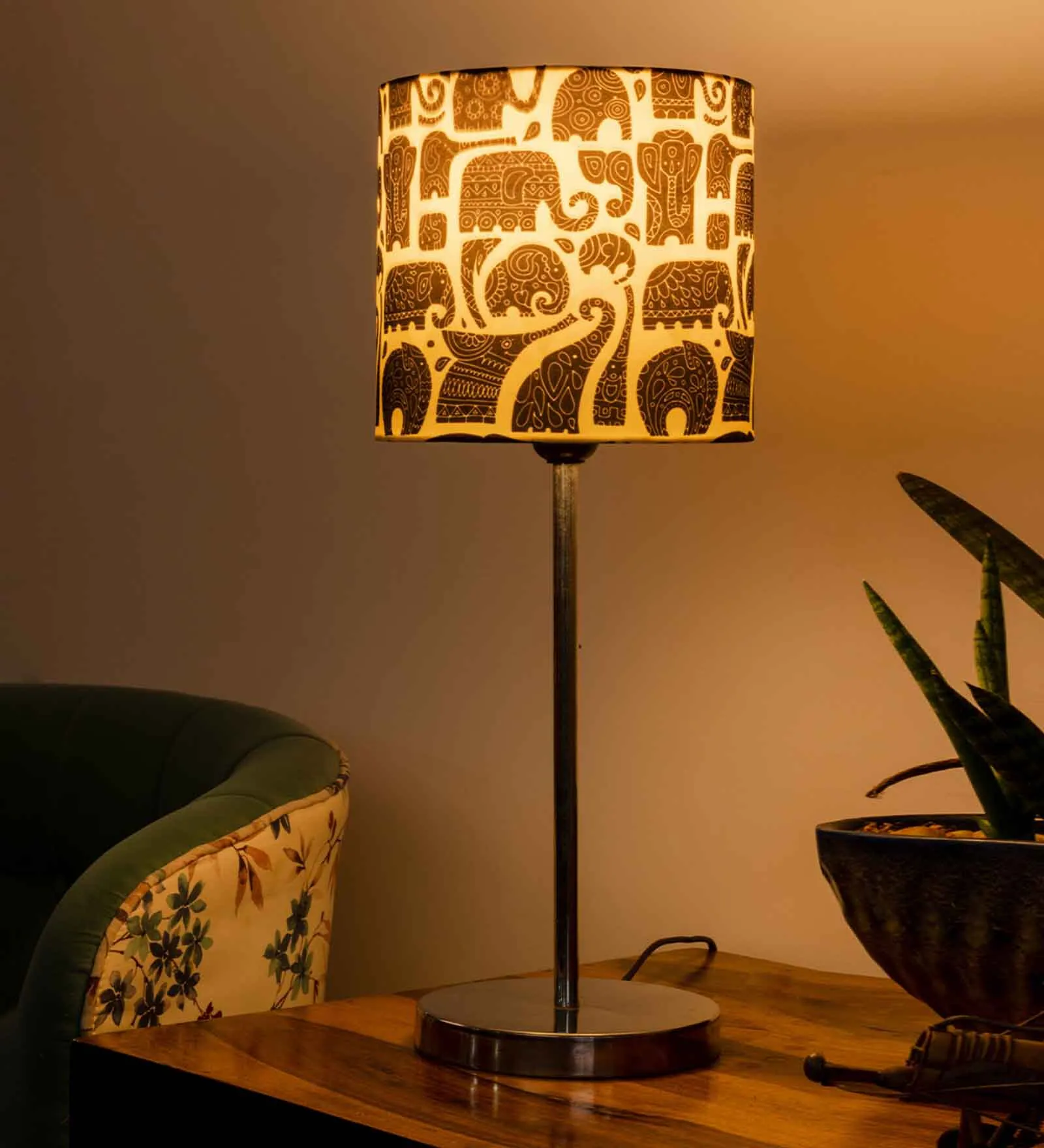 designer-elephant-shade-table-lamp-with-silver-finish-base-TL572_1.png