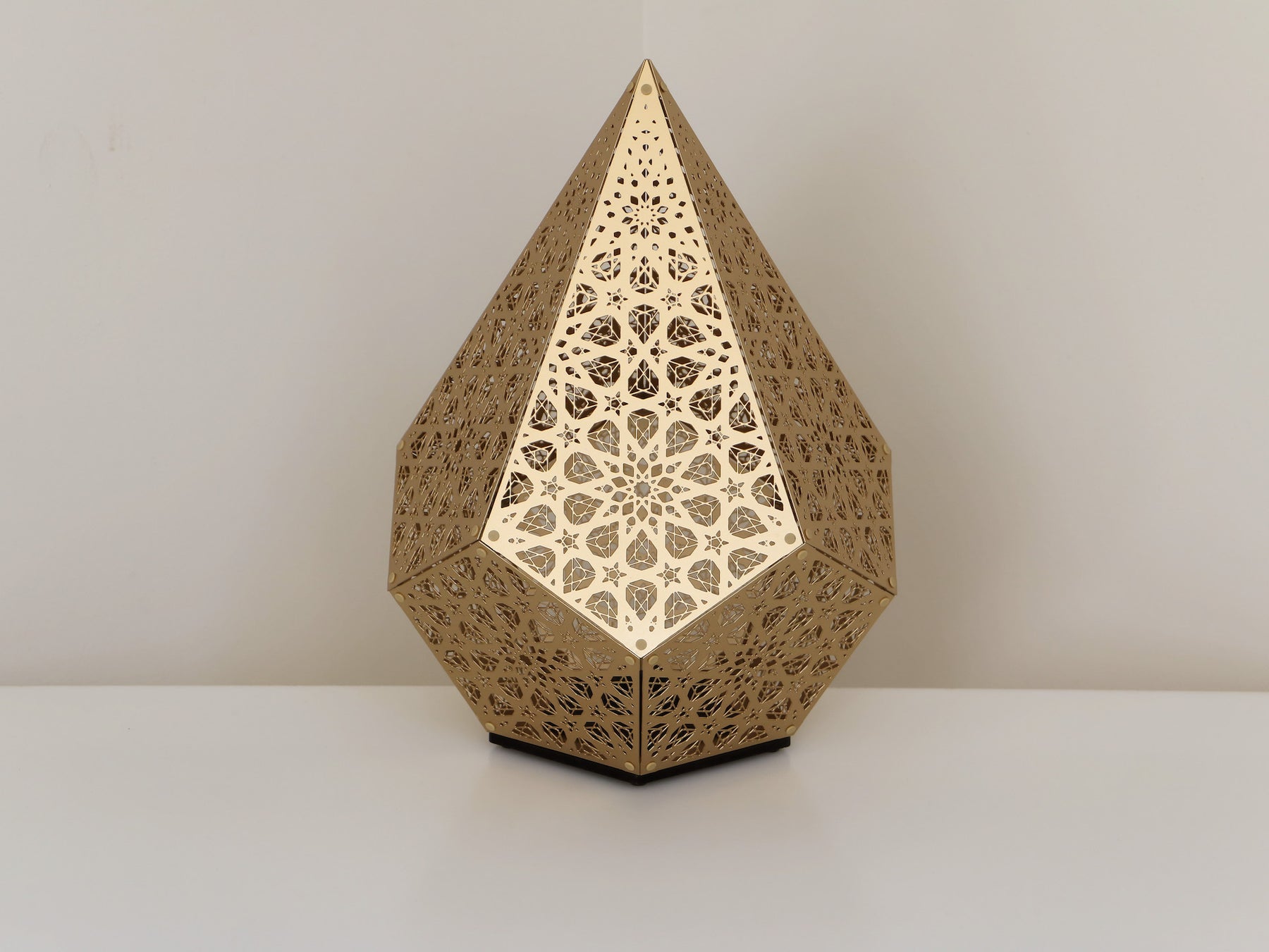 designer-floral-shadow-casting-table-light-TL590_3.jpg