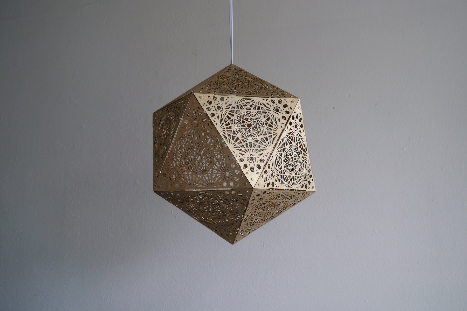 designer-laser-cut-pendant-light-0CL650_2.jpg