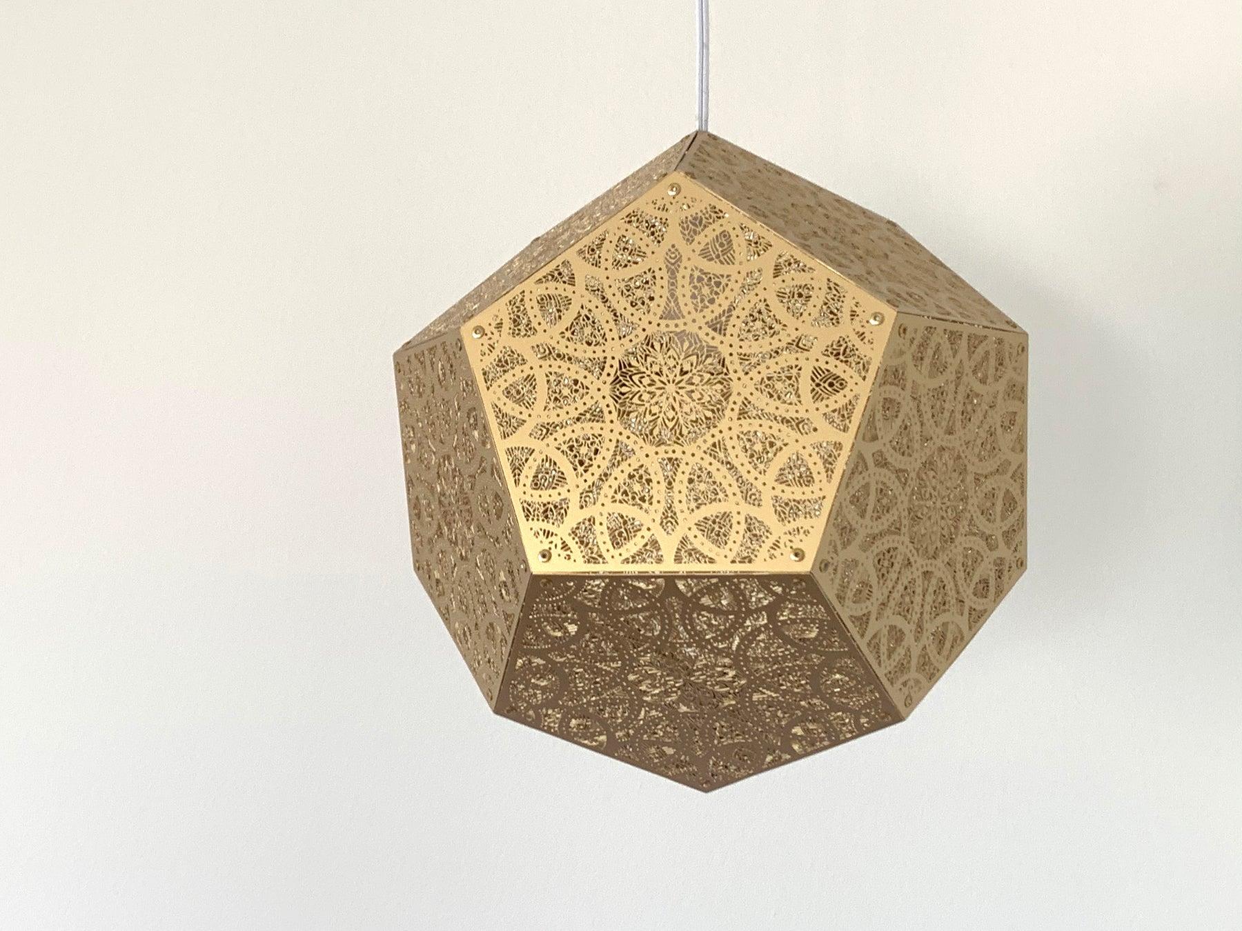 designer-shadow-casting-pendant-lamp-CL657_15.jpg