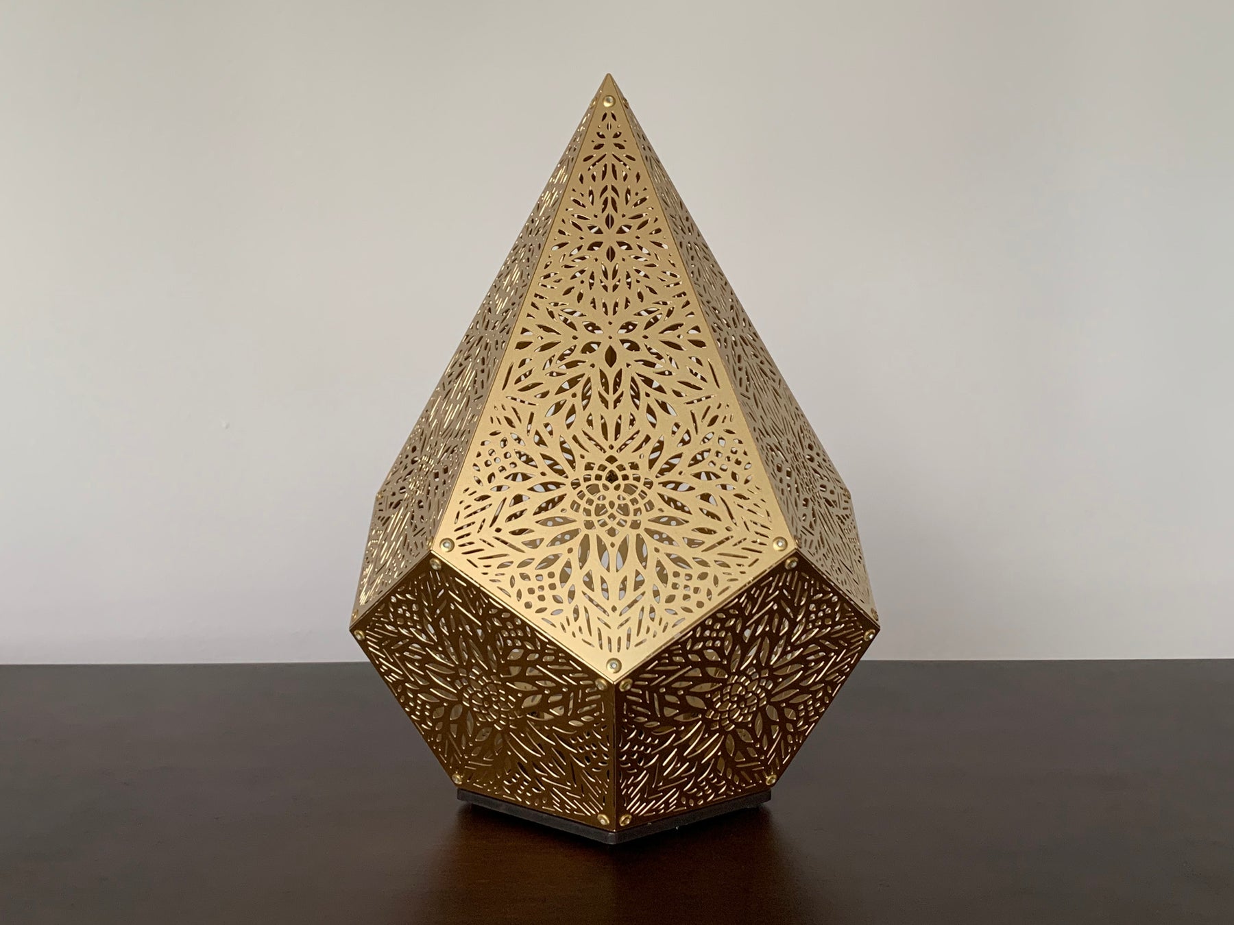 elegant-golden-table-lamp-TL592_1.jpg