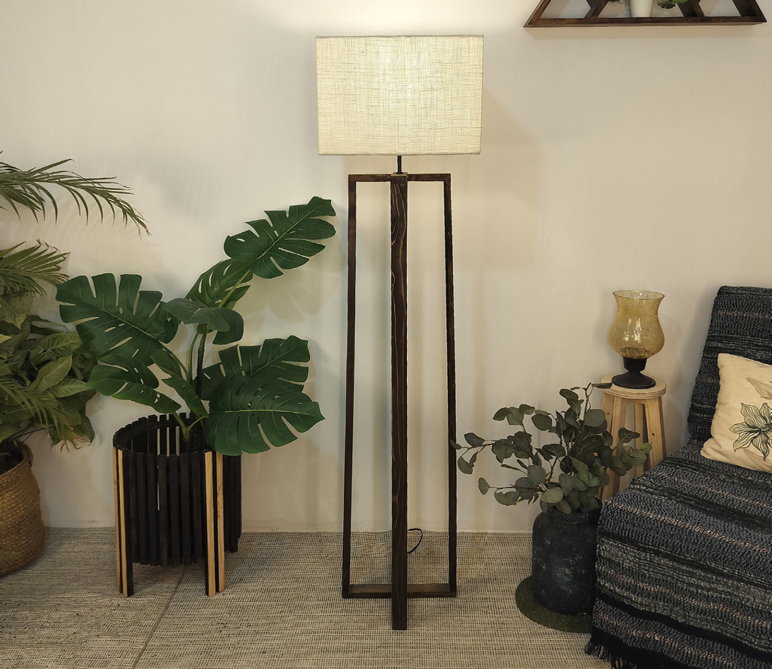 elegant-wooden-floor-lamp-with-brown-base-and-beige-color-fabric-FL740_2.jpg