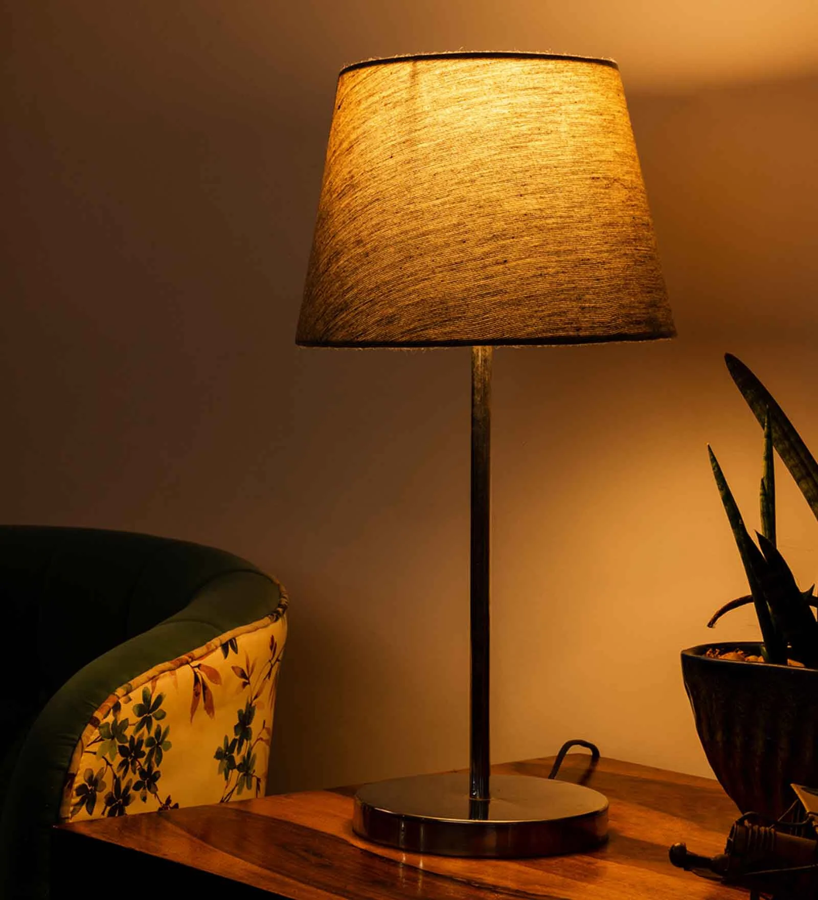 traditional-jute-grey-color-shade-table-lamp-with-silver-finish-base-TL573_1.png